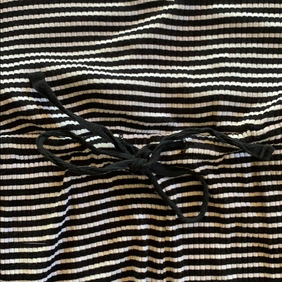 Forever21 romper - Picture 3 of 4